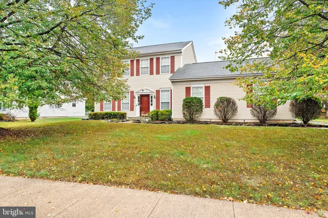 a front view of house with yard