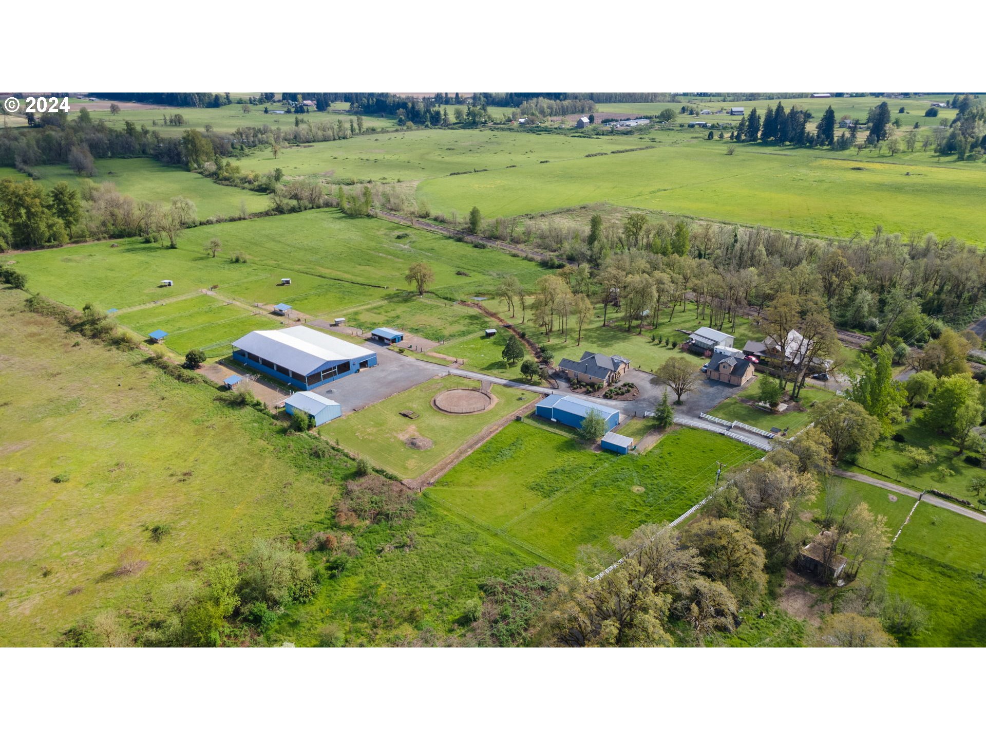 12430 South Oak Grove Road Canby, OR 97013 - Photo 3 of 34