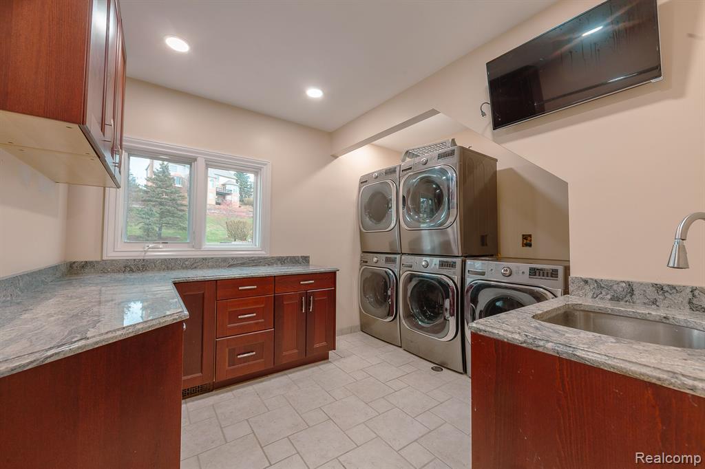2970 Pheasant Ring Court Rochester Hills, MI 48309 - Photo 15 of 37