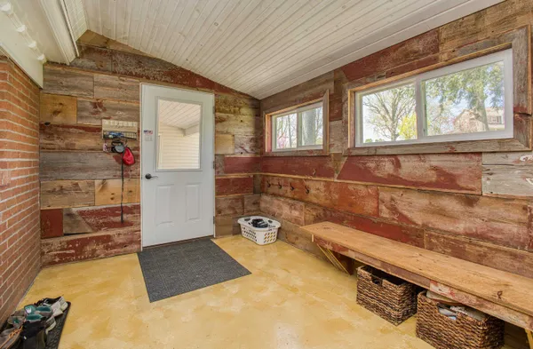 $379,900 | 1290 Perry Drive, Platteville, WI 53818