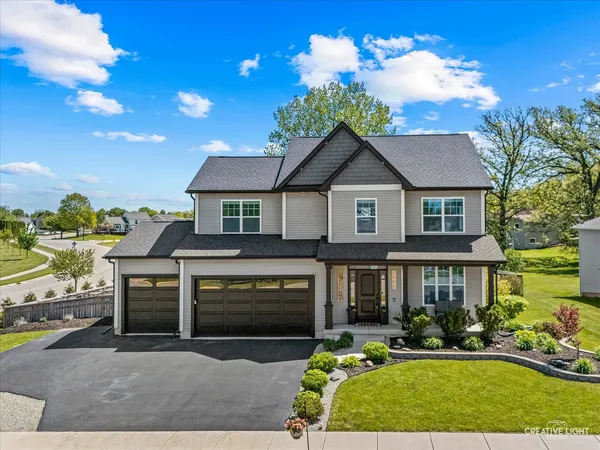 $445,500 | 1000 Persimmon Drive, Genoa, IL 60135