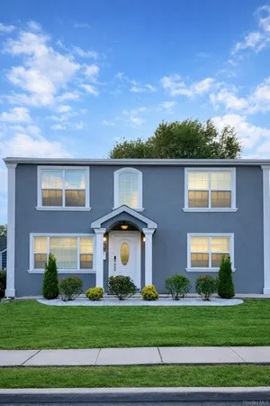 $910,000 | 684 Dorothea Lane, Elmont, NY 11003