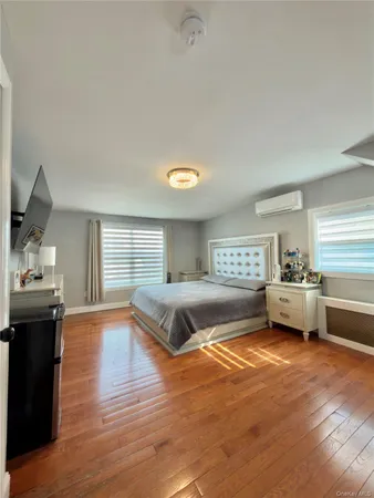 $910,000 | 684 Dorothea Lane, Elmont, NY 11003