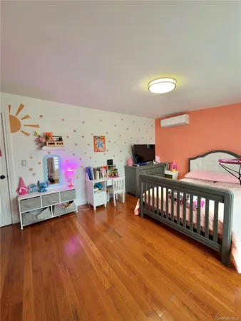 $910,000 | 684 Dorothea Lane, Elmont, NY 11003