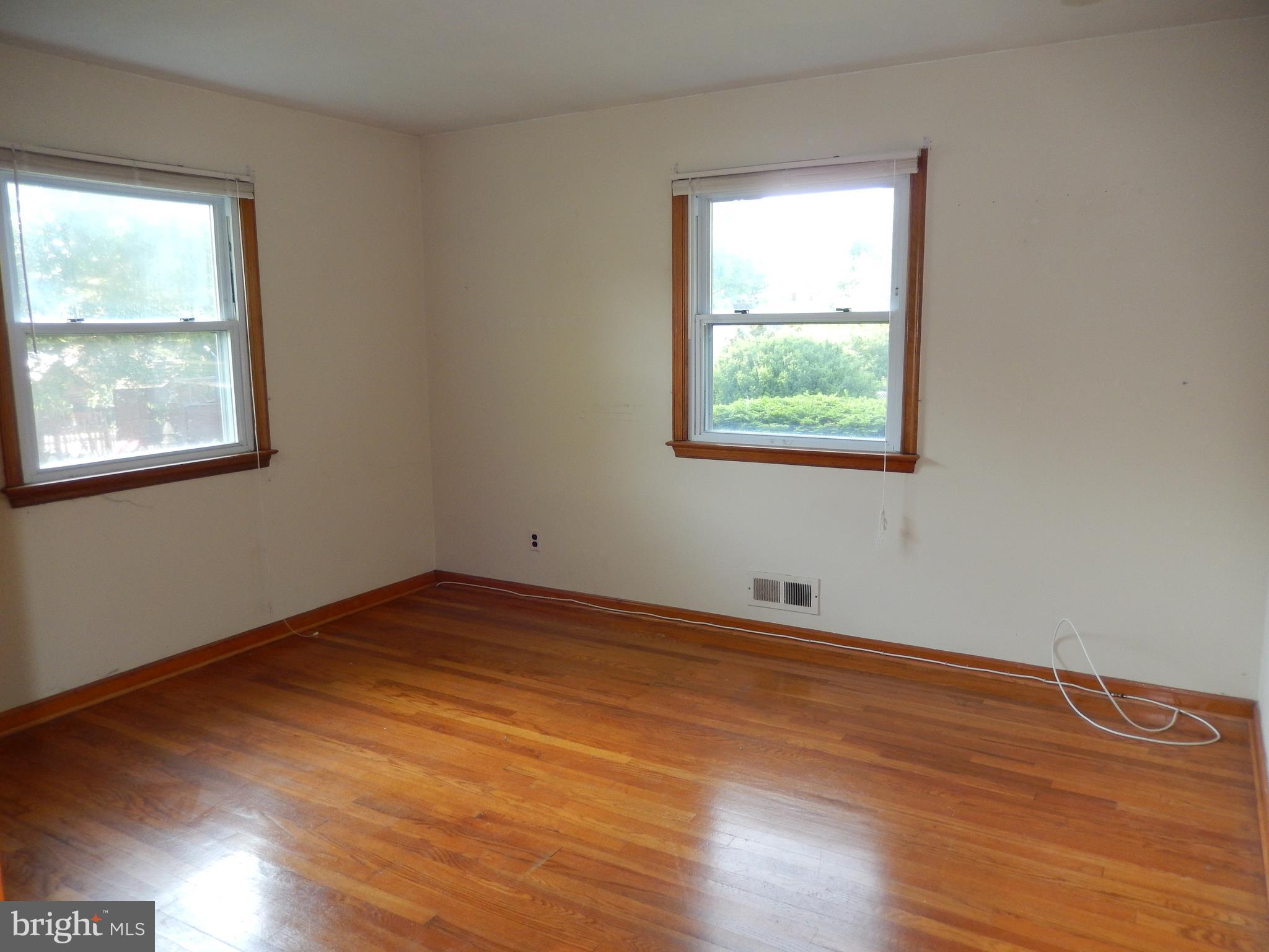 537 Hawthorne Road Linthicum Heights, MD 21090 - Photo 12 of 16 Bedroom (Master)