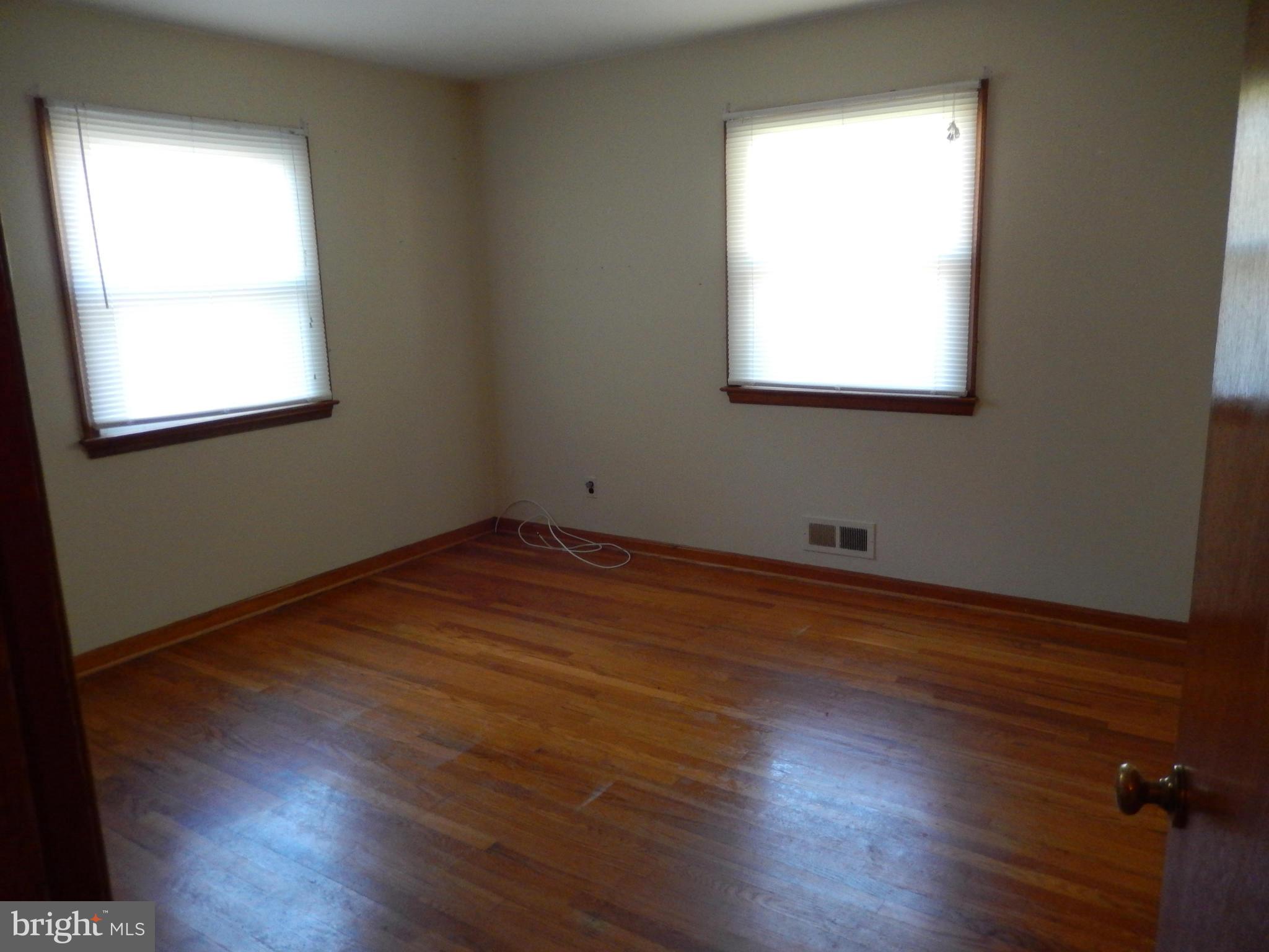 537 Hawthorne Road Linthicum Heights, MD 21090 - Photo 14 of 16 Bedroom