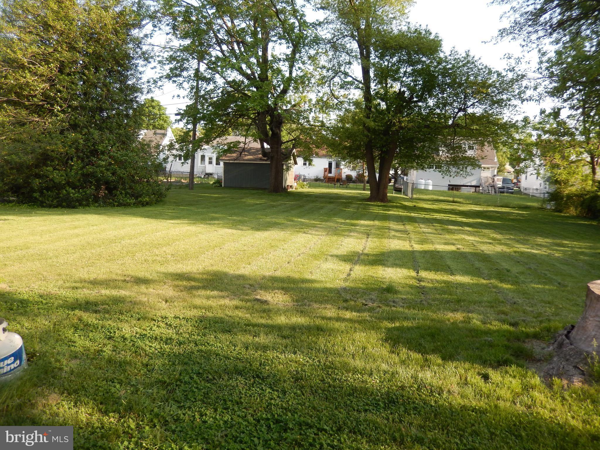 537 Hawthorne Road Linthicum Heights, MD 21090 - Photo 9 of 16 View of yard from sun porch