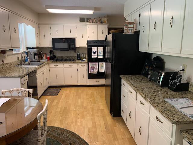 305 High Crest Road Signal Mountain, TN 37377 - Photo 3 of 31 Kitchen