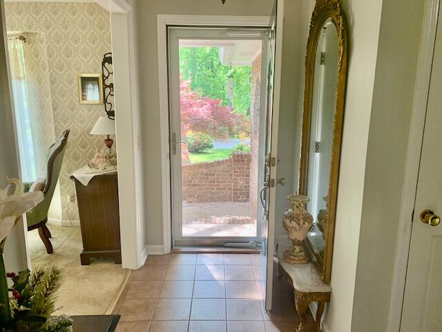 305 High Crest Road Signal Mountain, TN 37377 - Photo 5 of 31 Front entryway