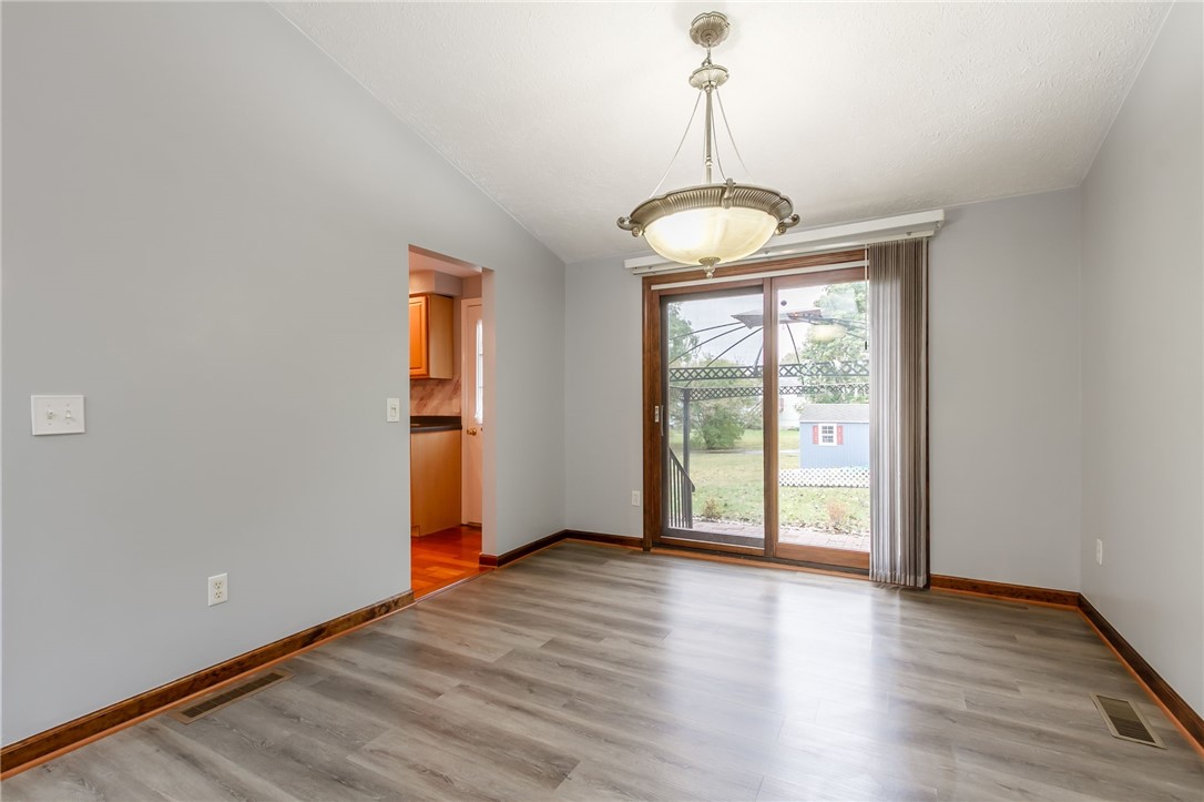 237 Countess Drive Henrietta, NY 14586 - Photo 8 of 28