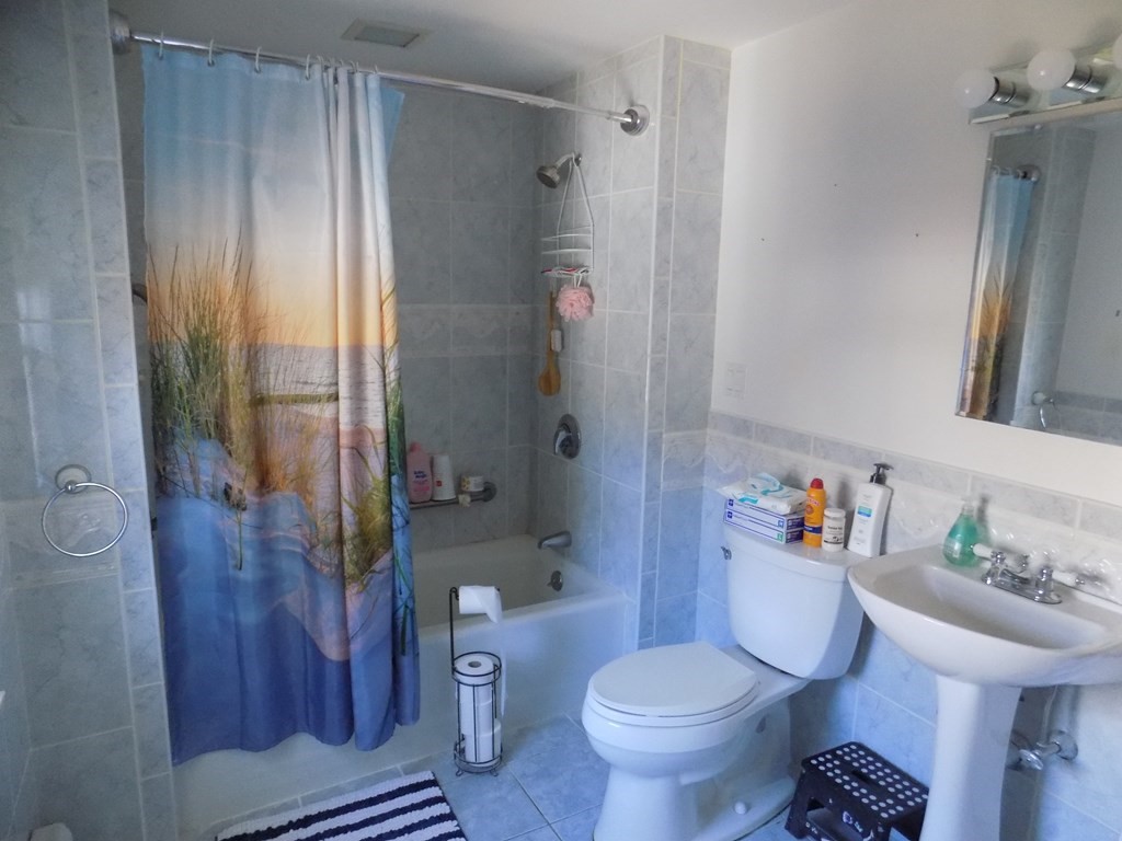 185 Sherman Road Somerset, MA 02726 - Photo 17 of 28 Gallery Image 17