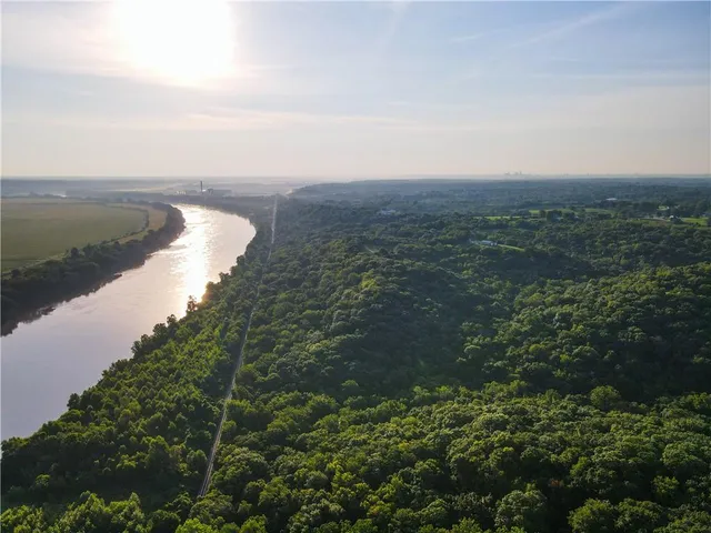 $975,000 | 4301 North 73rd Street, Kansas City, KS 66109