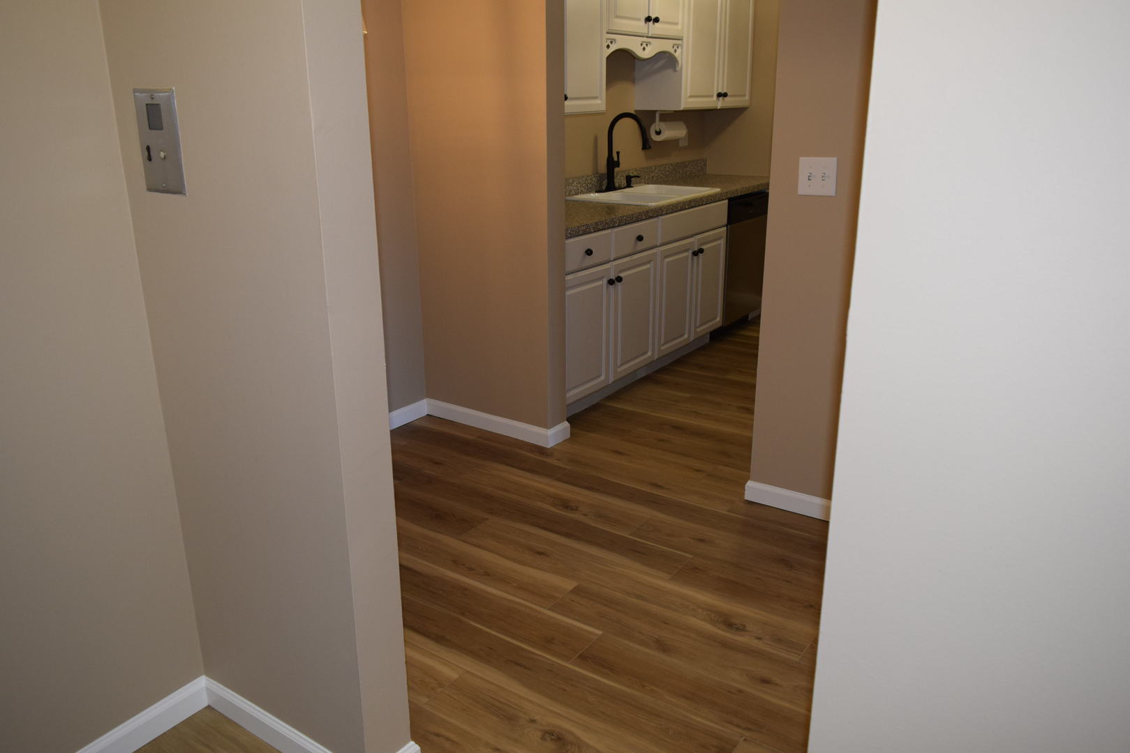 400 Ascot Drive, Unit 3M Park Ridge, IL 60068 - Photo 9 of 36