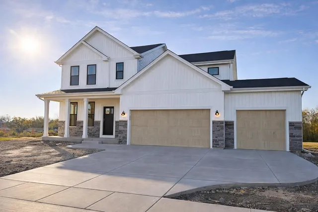 $593,916 | 1072 5th Avenue, Union Grove, WI 53182