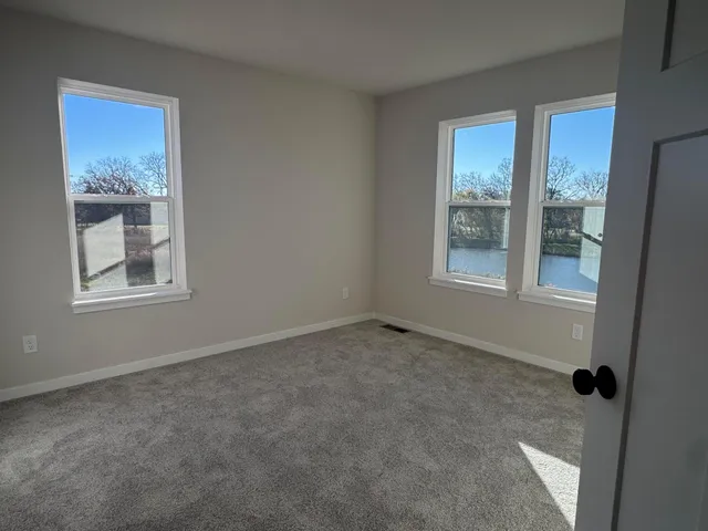 $593,916 | 1072 5th Avenue, Union Grove, WI 53182