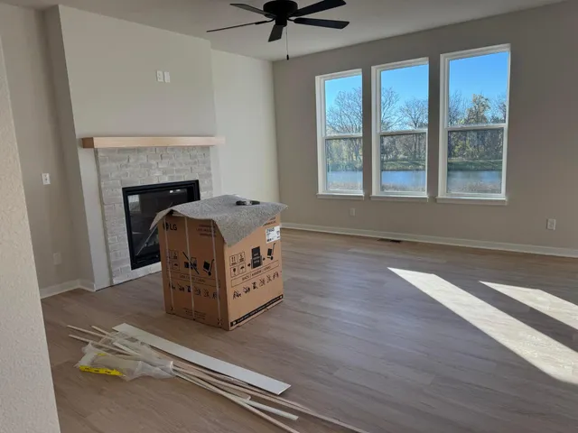 $593,916 | 1072 5th Avenue, Union Grove, WI 53182