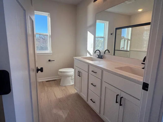 $593,916 | 1072 5th Avenue, Union Grove, WI 53182