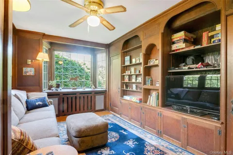 $1,628,000 | 1 Eighth Street, Pelham, NY 10803