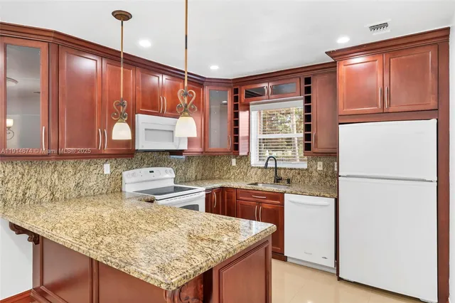 $3,000 | 21054 Southwest 126th Court, Miami, FL 33177