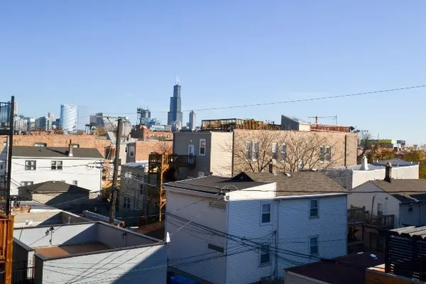 $2,075 | 1473 West Erie Street, Unit 2R, Chicago, IL 60642