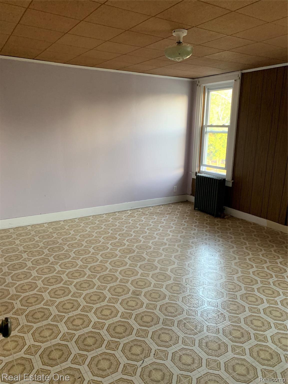 17037 Stephens Road Eastpointe, MI 48021 - Photo 7 of 10 PBjQrZSJQDi14kTGrvvw5A.jpg