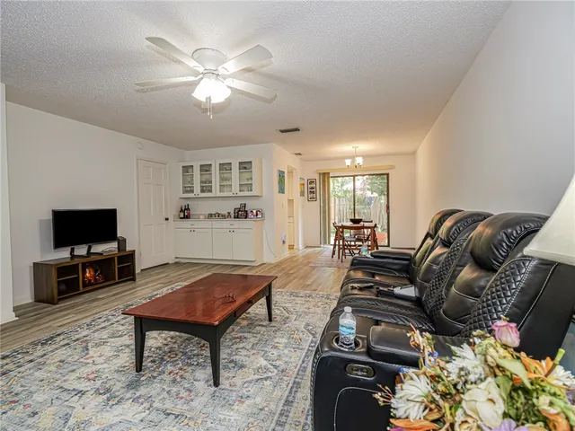 $1,800 | 1057 6th Avenue, Unit B7, Vero Beach, FL 32960