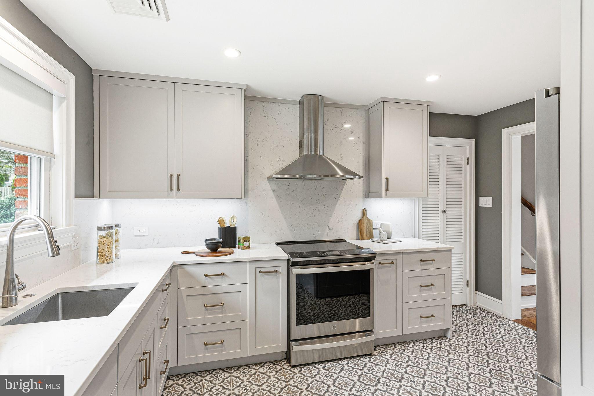 332 Overhill Road Wayne, PA 19087 - Photo 6 of 28