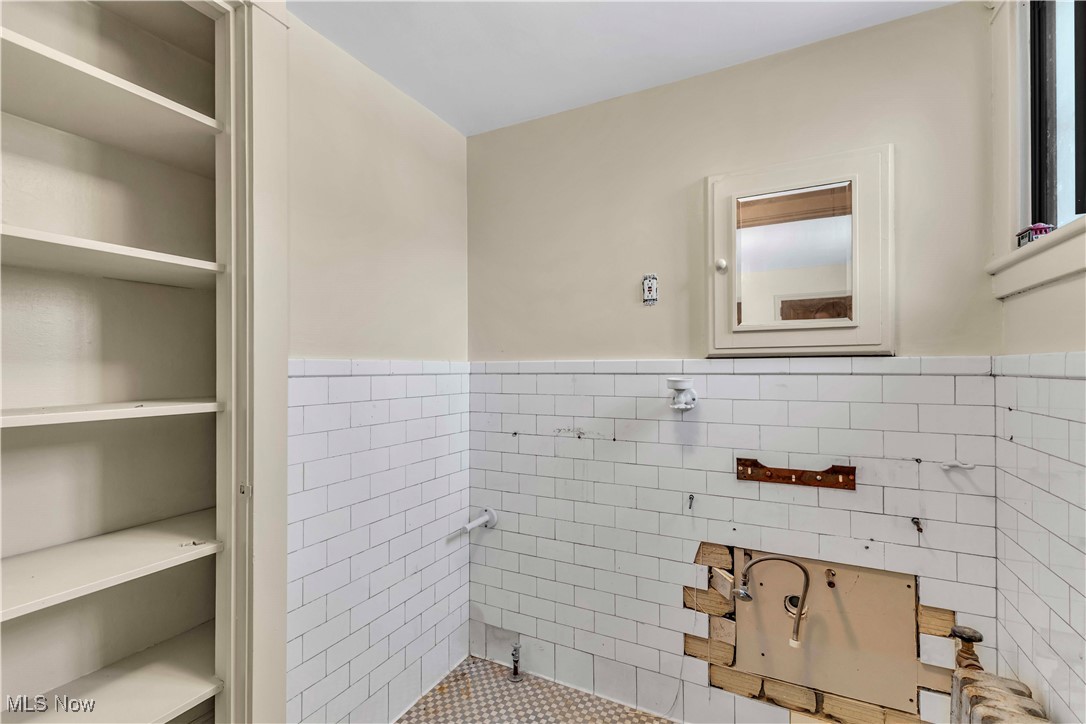 3232 Warrington Road Cleveland, OH 44120 - Photo 22 of 41 Gallery Image 22