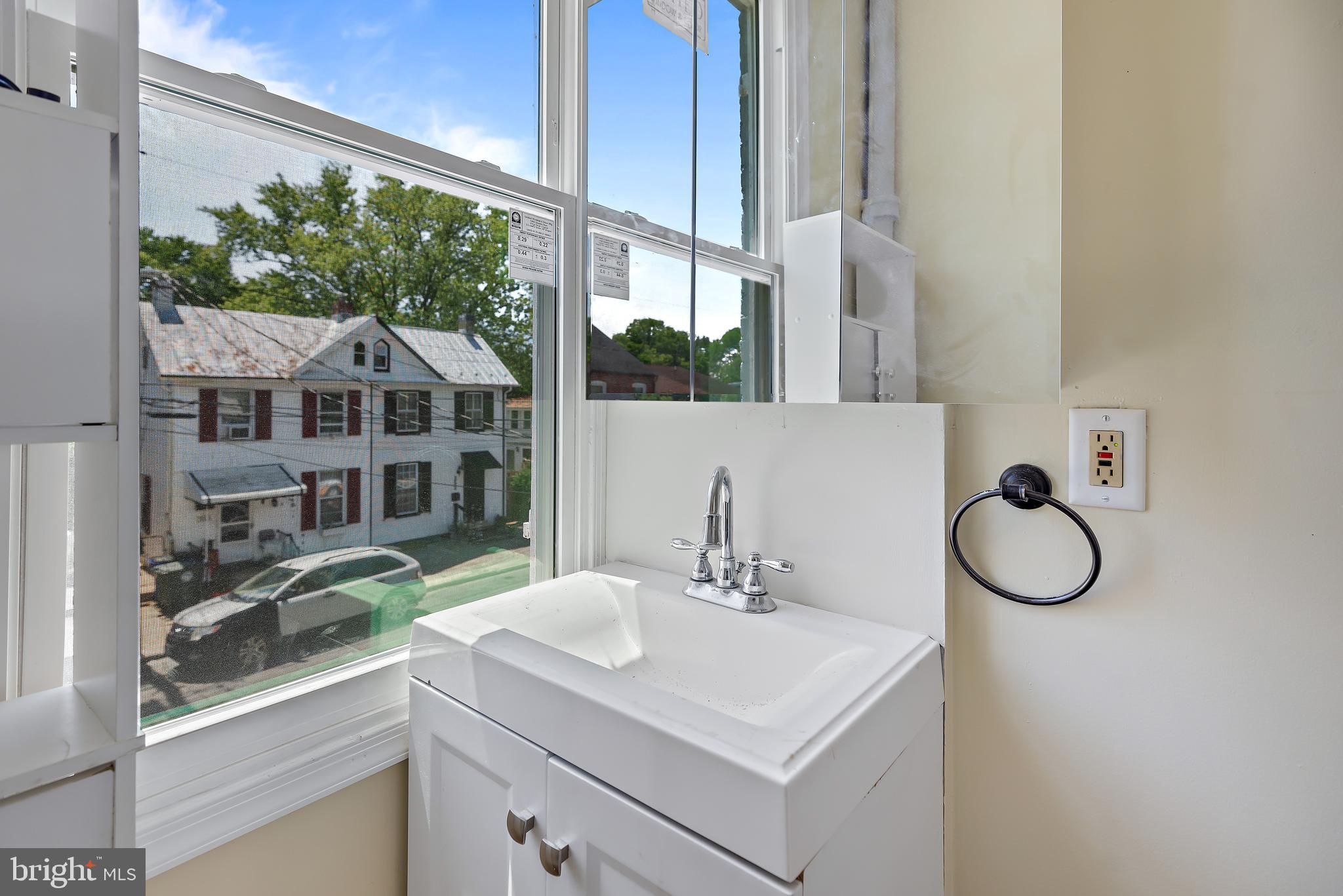 353 Madison Street Frederick, MD 21701 - Photo 9 of 22