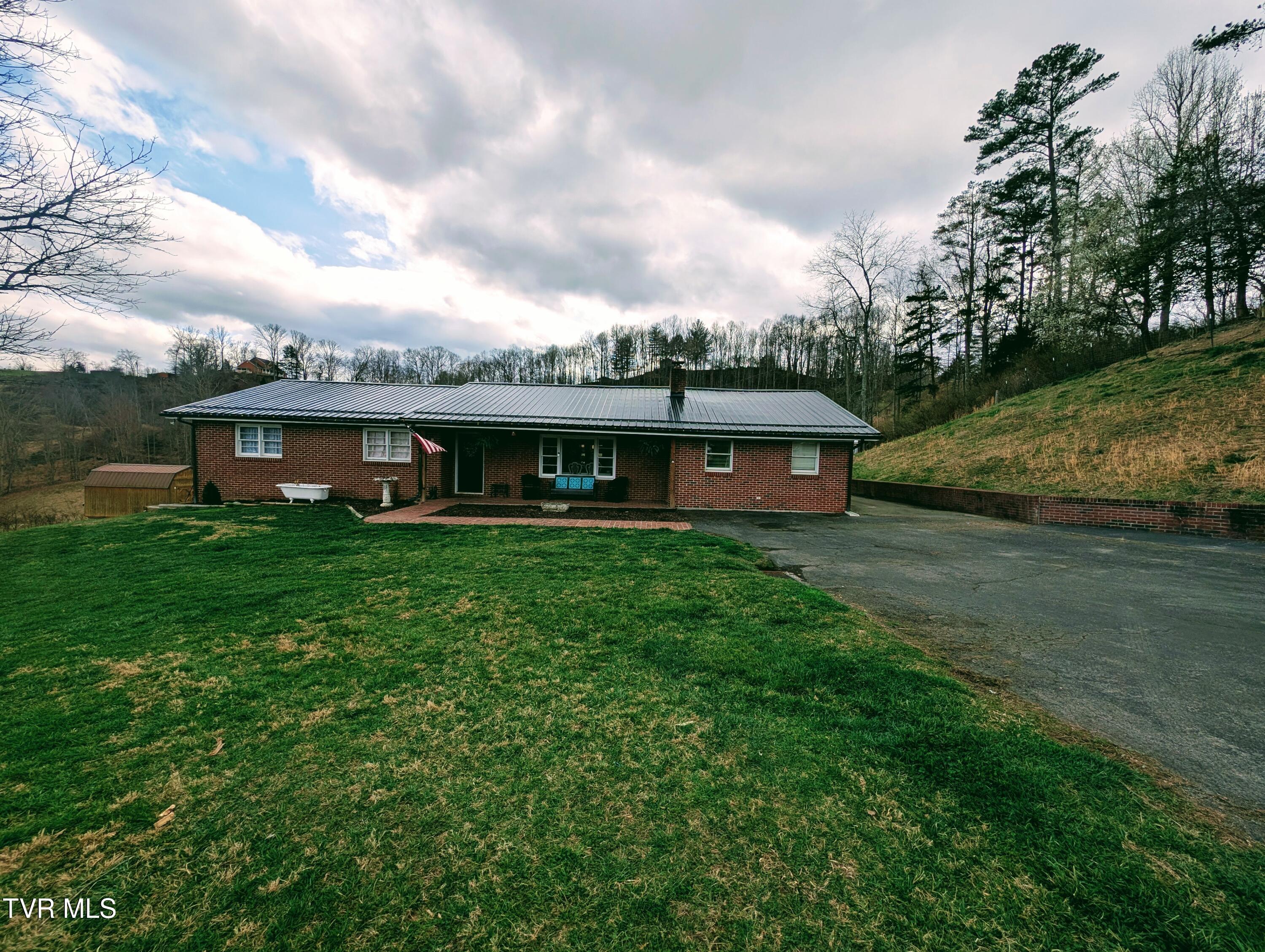 246 The New Road Clintwood, VA 24228 - Photo 1 of 62 1000019900