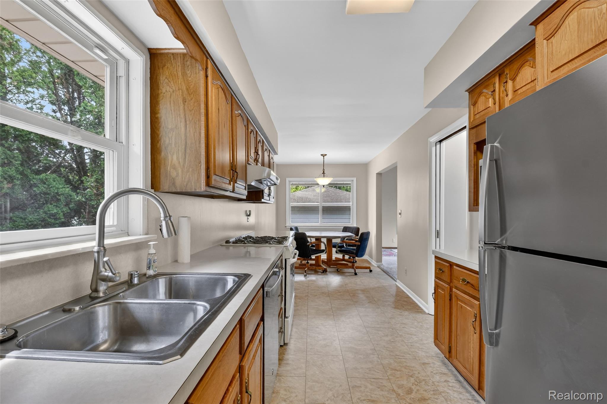 17-2400-Derby-Rd-WindowStill-Real-Estate-Photography-25.jpg