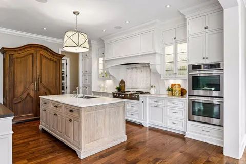 $2,350,000 | 730 Lanewood Lane North, Plymouth, MN 55447