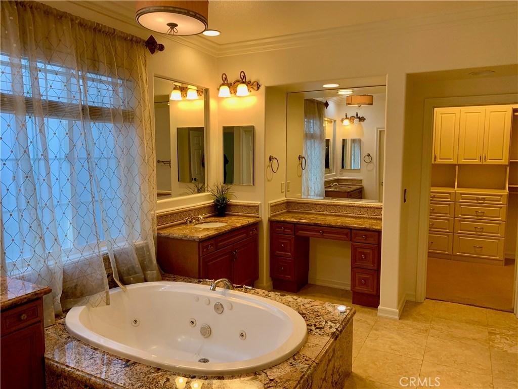 44 Whitford Irvine, CA 92602 - Photo 9 of 20 a bathroom with a sink and a mirror