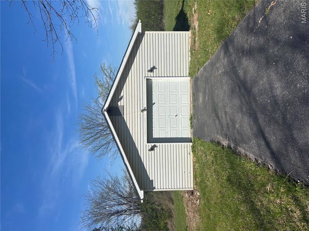 1546 Sugar Grove Road Troy, MO 63379 - Photo 4 of 24