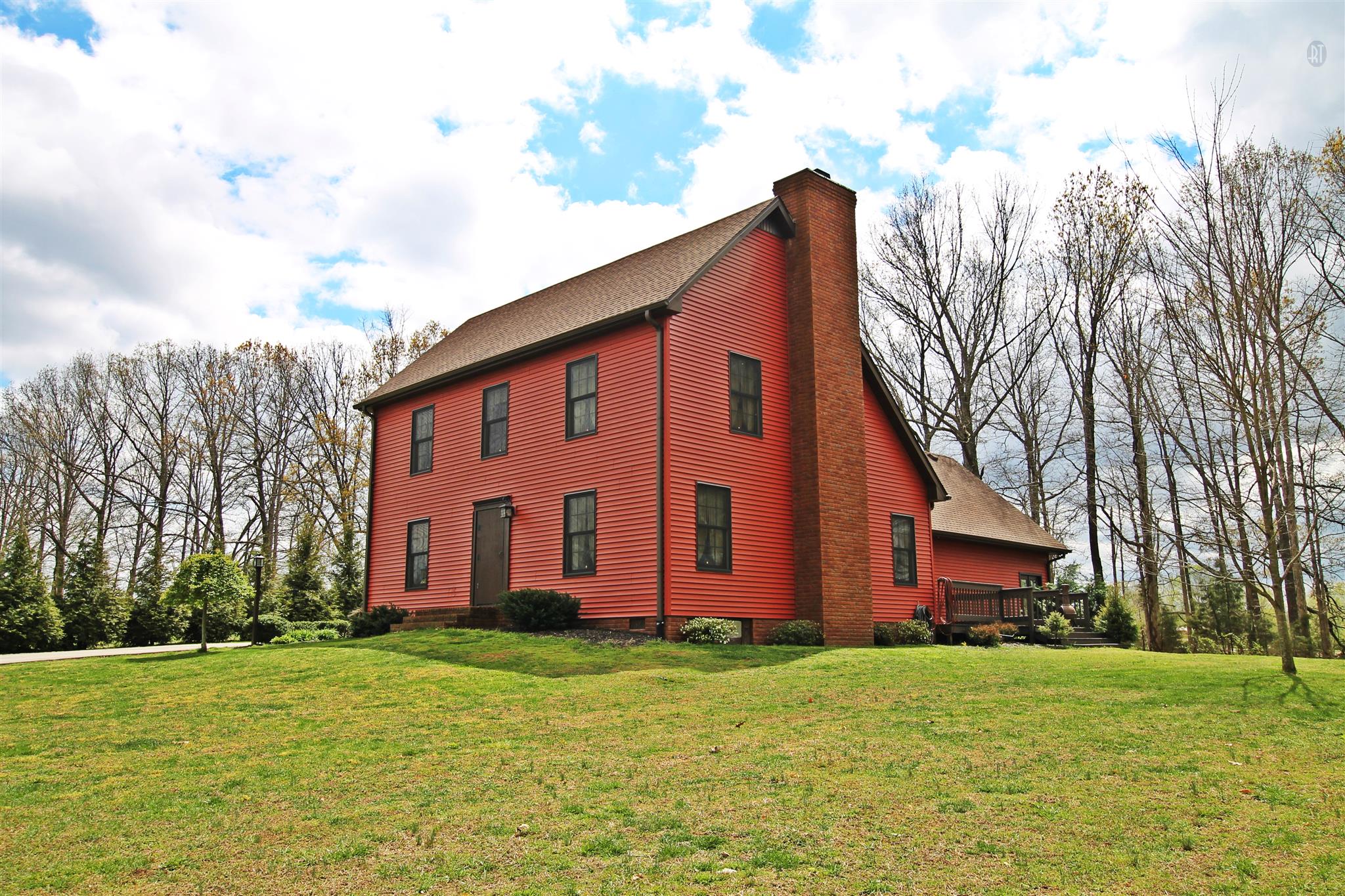 Beautiful New England Salt Block on 1.4 acres! 