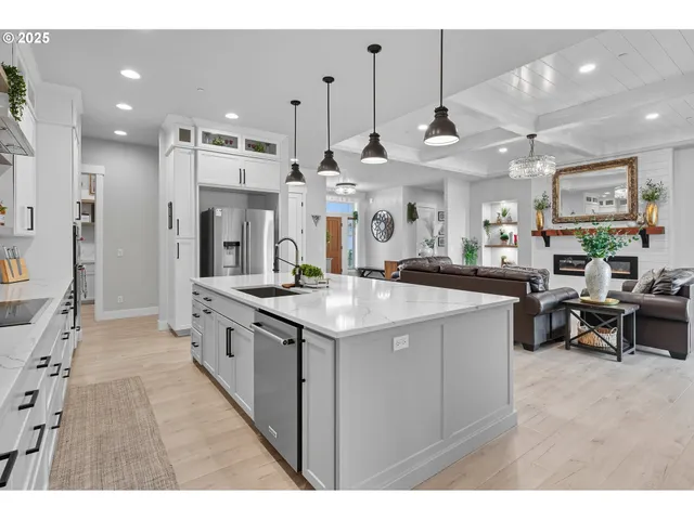 $1,499,990 | 10724 Chug Lane, Salem, OR 97303