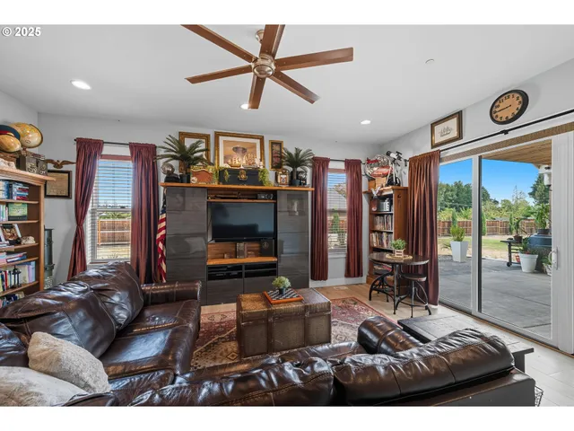 $1,499,990 | 10724 Chug Lane, Salem, OR 97303