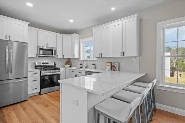 $649,500 | 2 Old County Vlg Way, Unit B, Smithfield, RI 02917