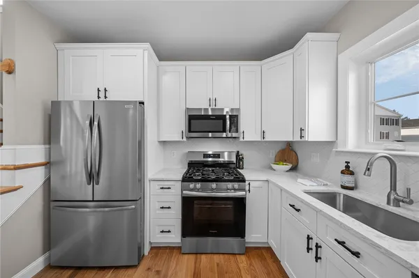 $649,500 | 2 Old County Vlg Way, Unit B, Smithfield, RI 02917