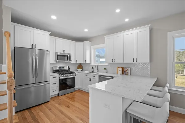 $649,500 | 2 Old County Vlg Way, Unit B, Smithfield, RI 02917