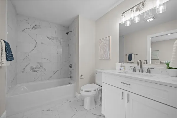 $649,500 | 2 Old County Vlg Way, Unit B, Smithfield, RI 02917