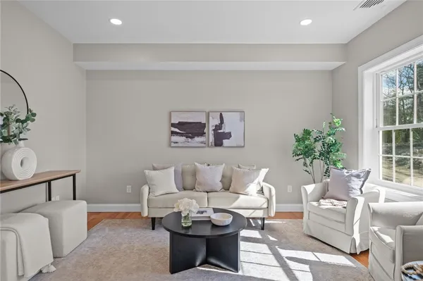 $649,500 | 2 Old County Vlg Way, Unit B, Smithfield, RI 02917