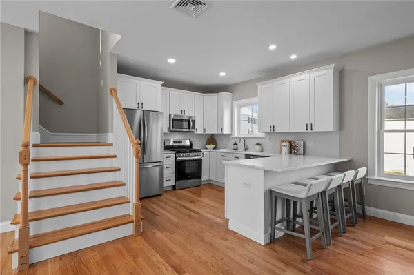 $649,500 | 2 Old County Vlg Way, Unit B, Smithfield, RI 02917