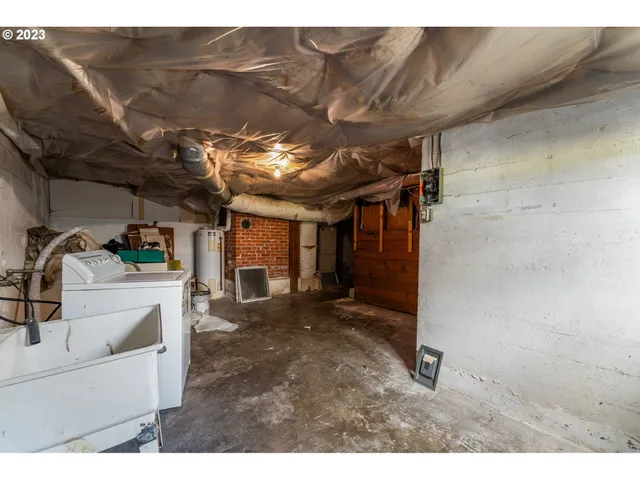 a view of walk in closet