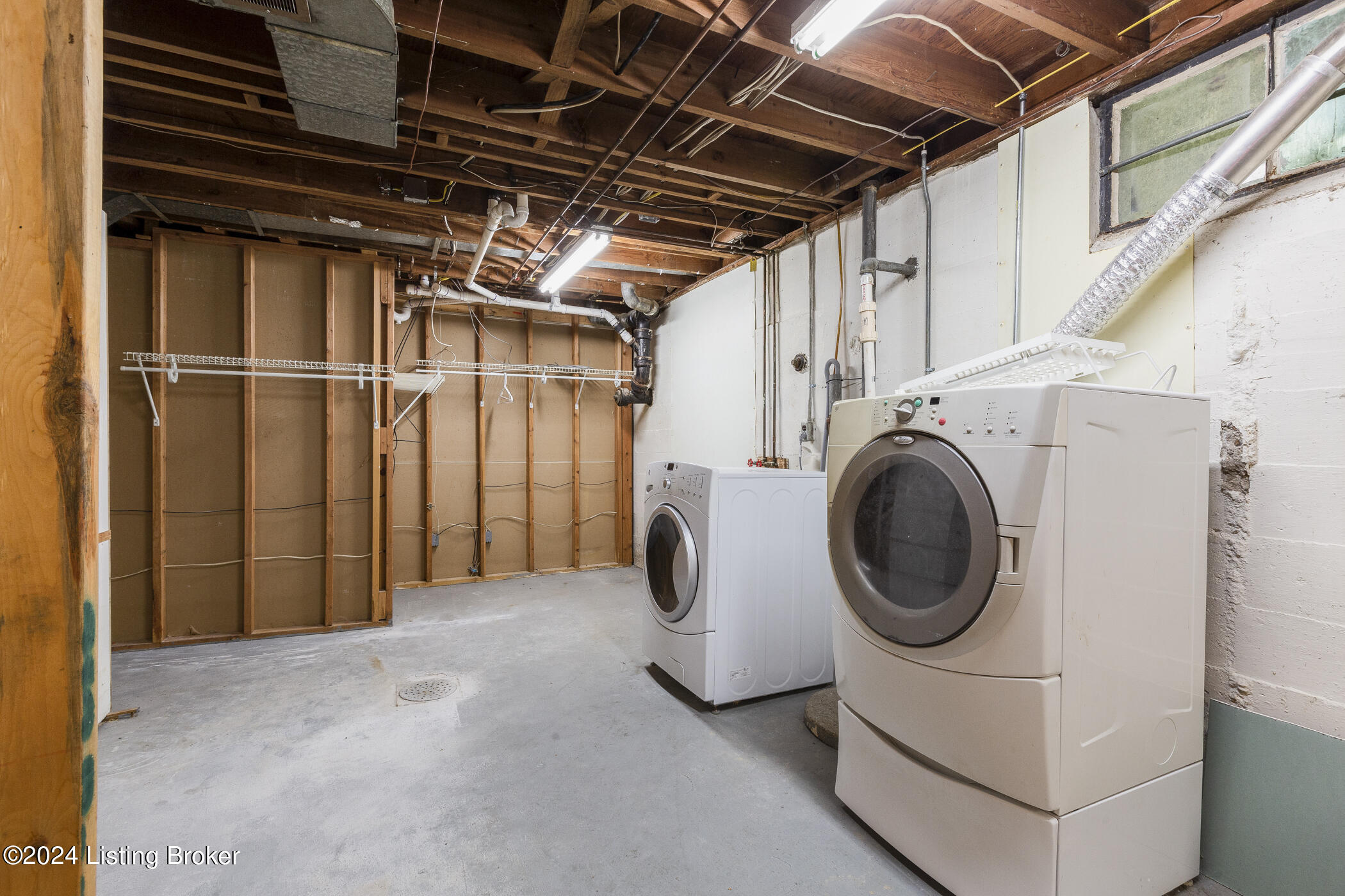 4311 Statton Road Louisville, KY 40220 - Photo 24 of 27 Washer and Dryer remain