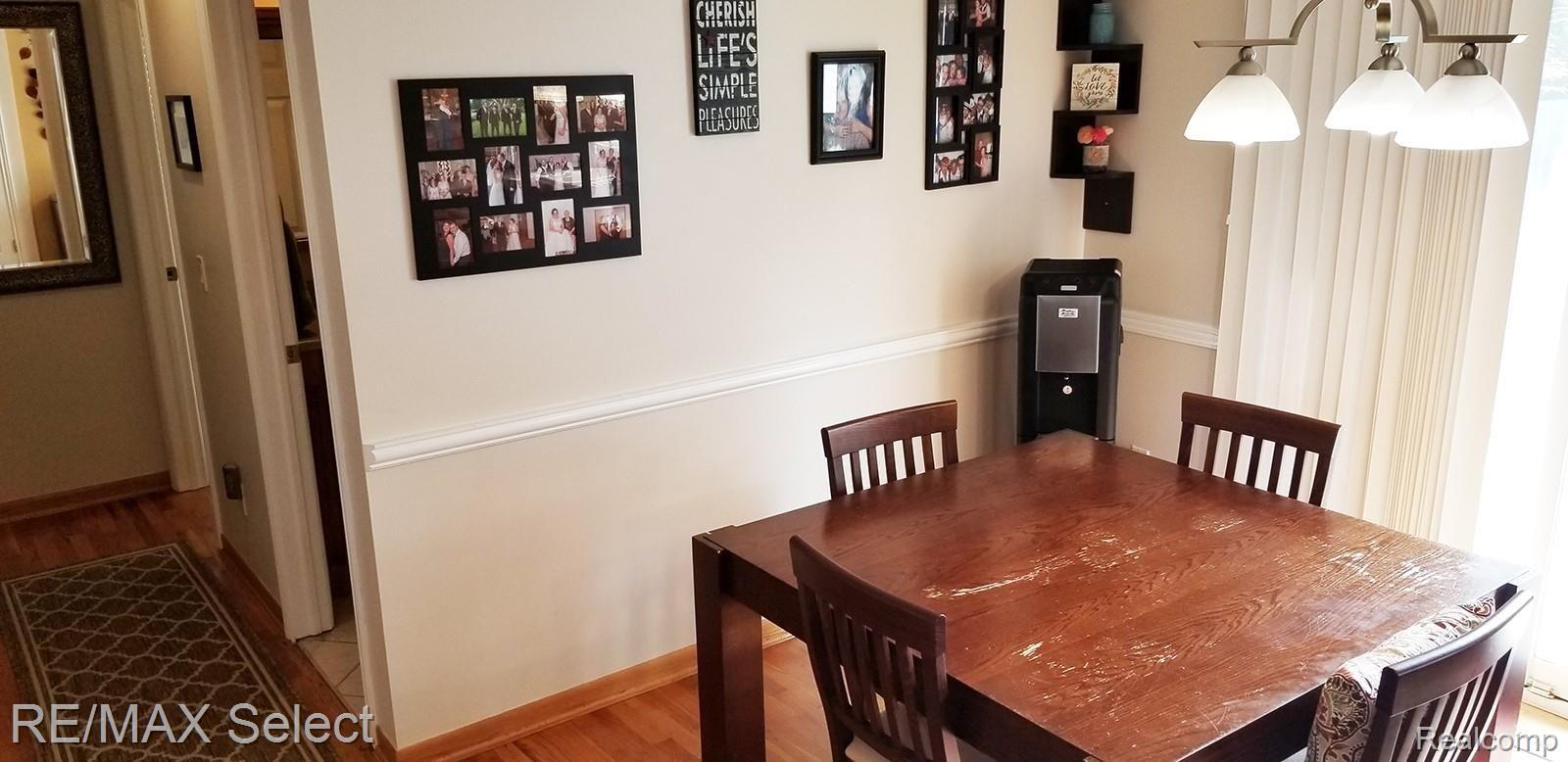 4461 Stoney Ridge Road Flint, MI 48507 - Photo 11 of 68 dining 2.jpg