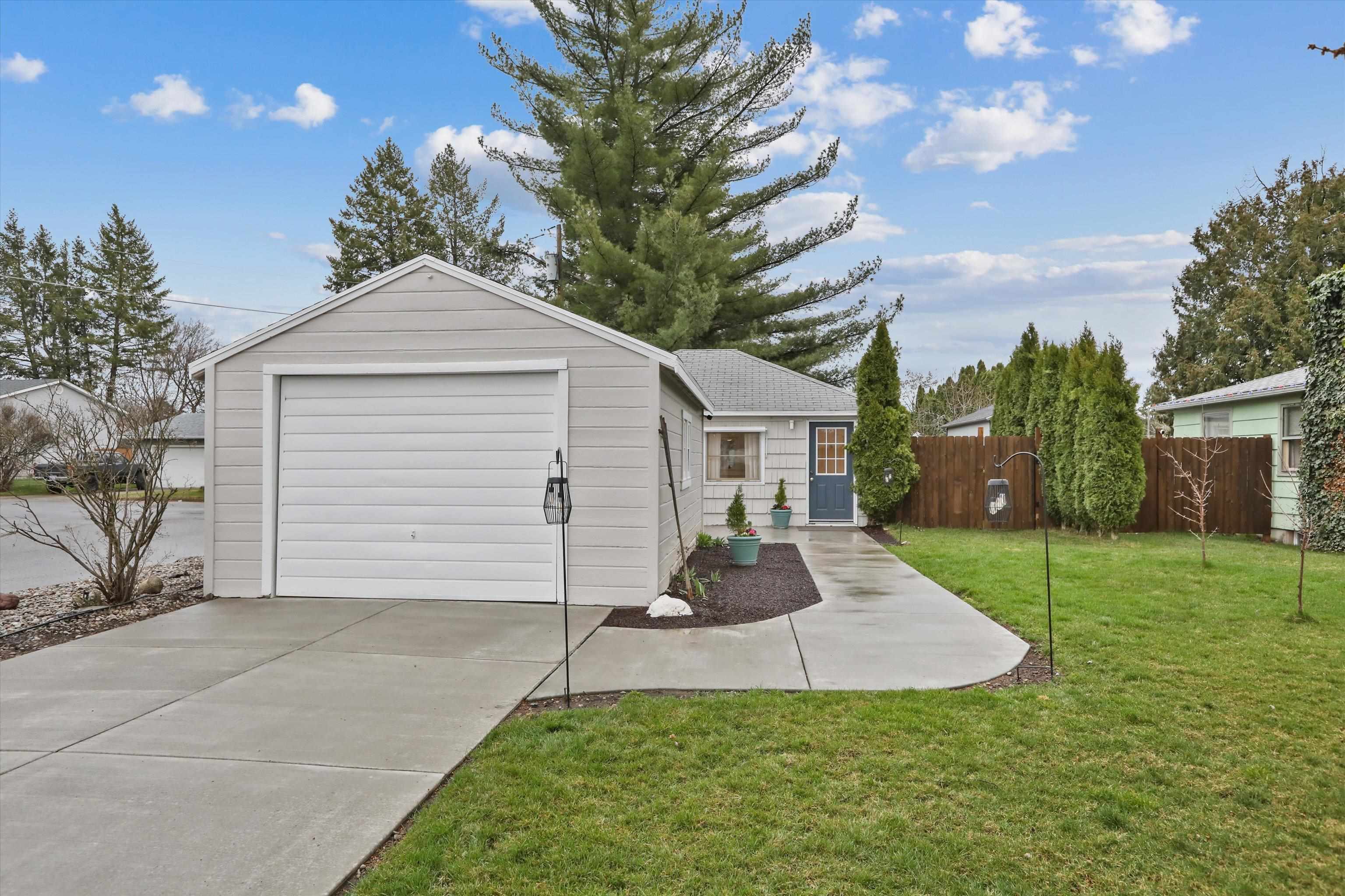 204 North Bolivar Road Spokane Valley, WA 99216 - Photo 2 of 17