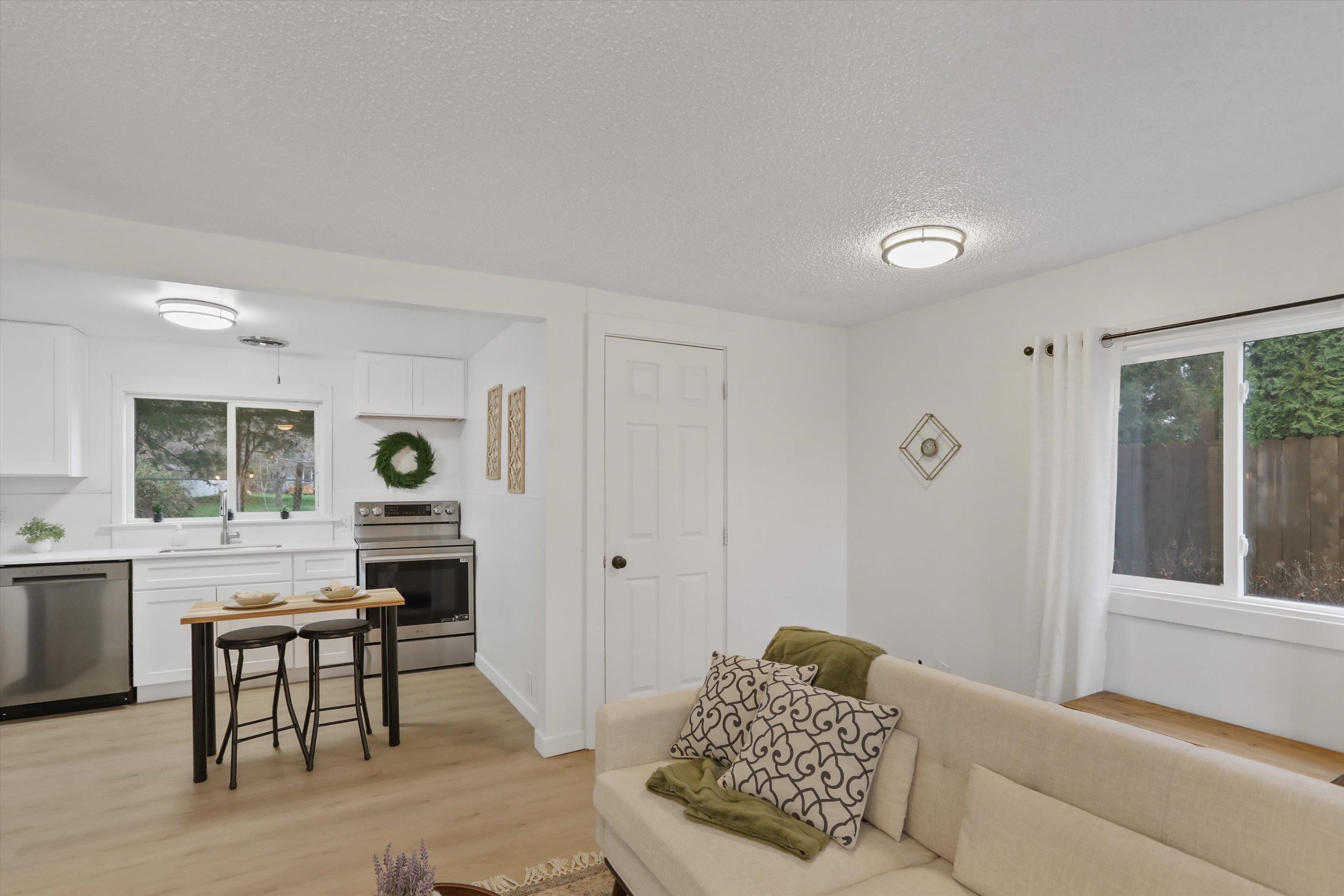 204 North Bolivar Road Spokane Valley, WA 99216 - Photo 7 of 17