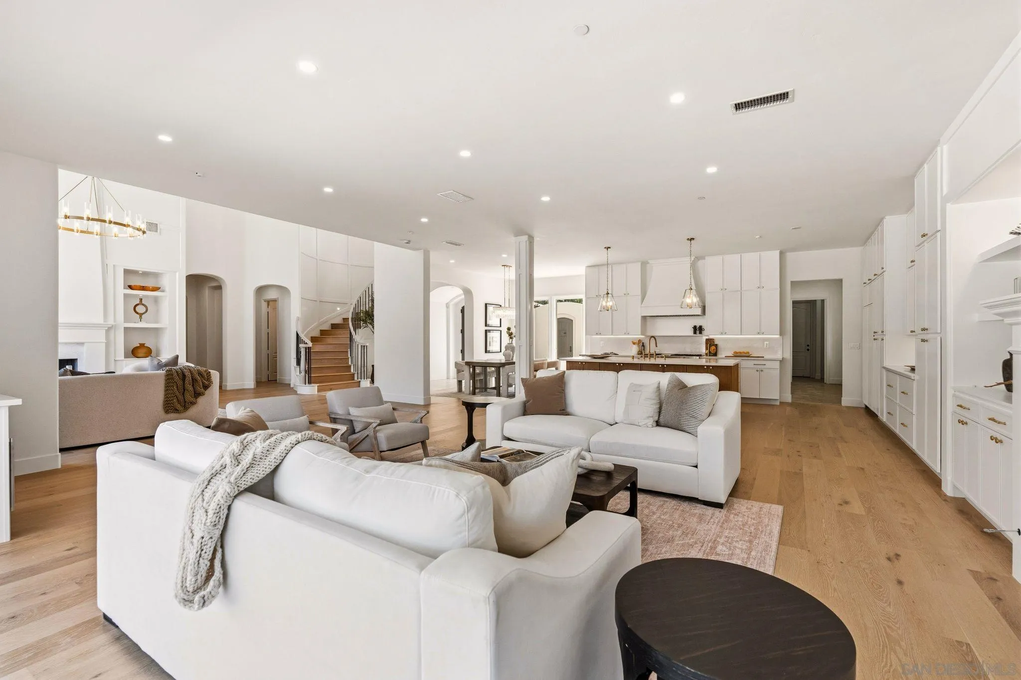 8164 Pale Moon Road San Diego, CA 92127 - Photo 8 of 36