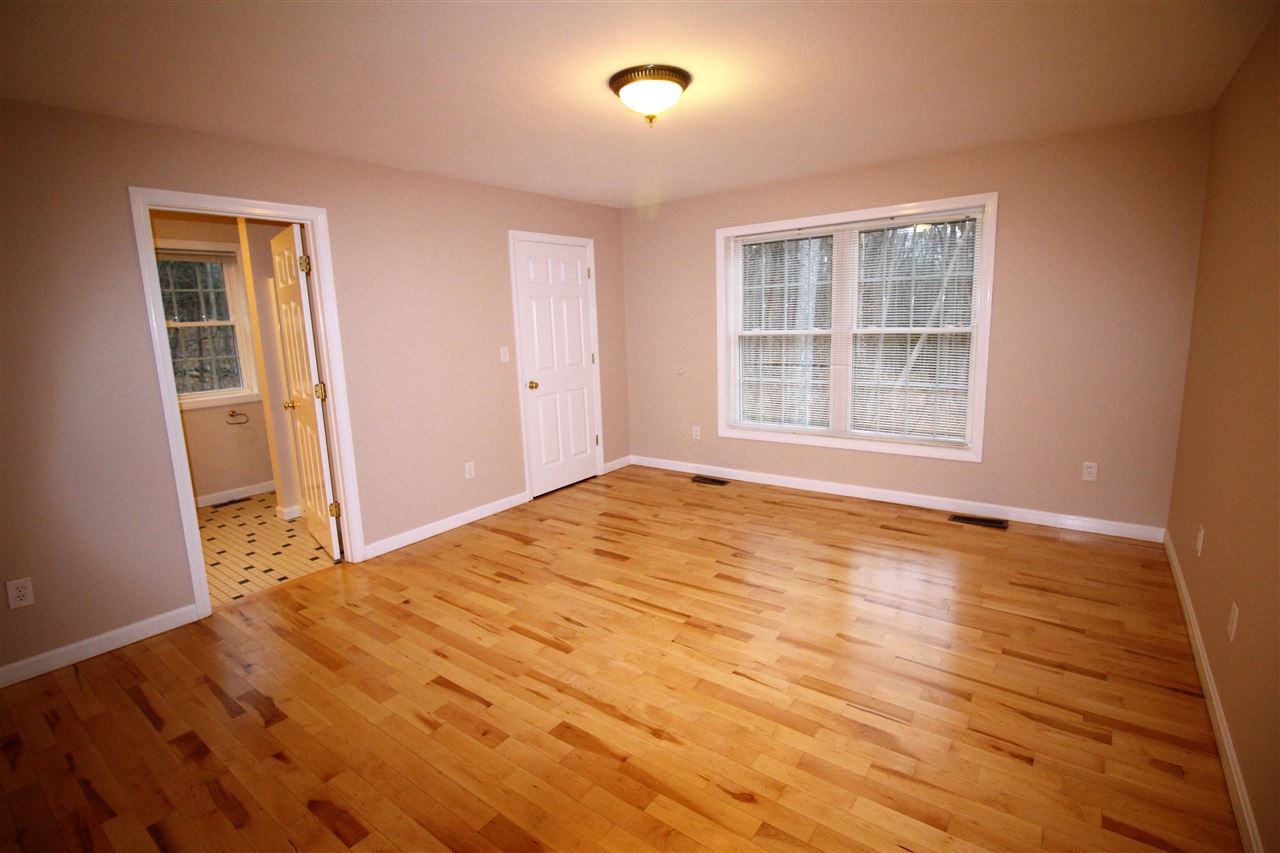 37 Naticook Road Merrimack, NH 03054 - Photo 11 of 18